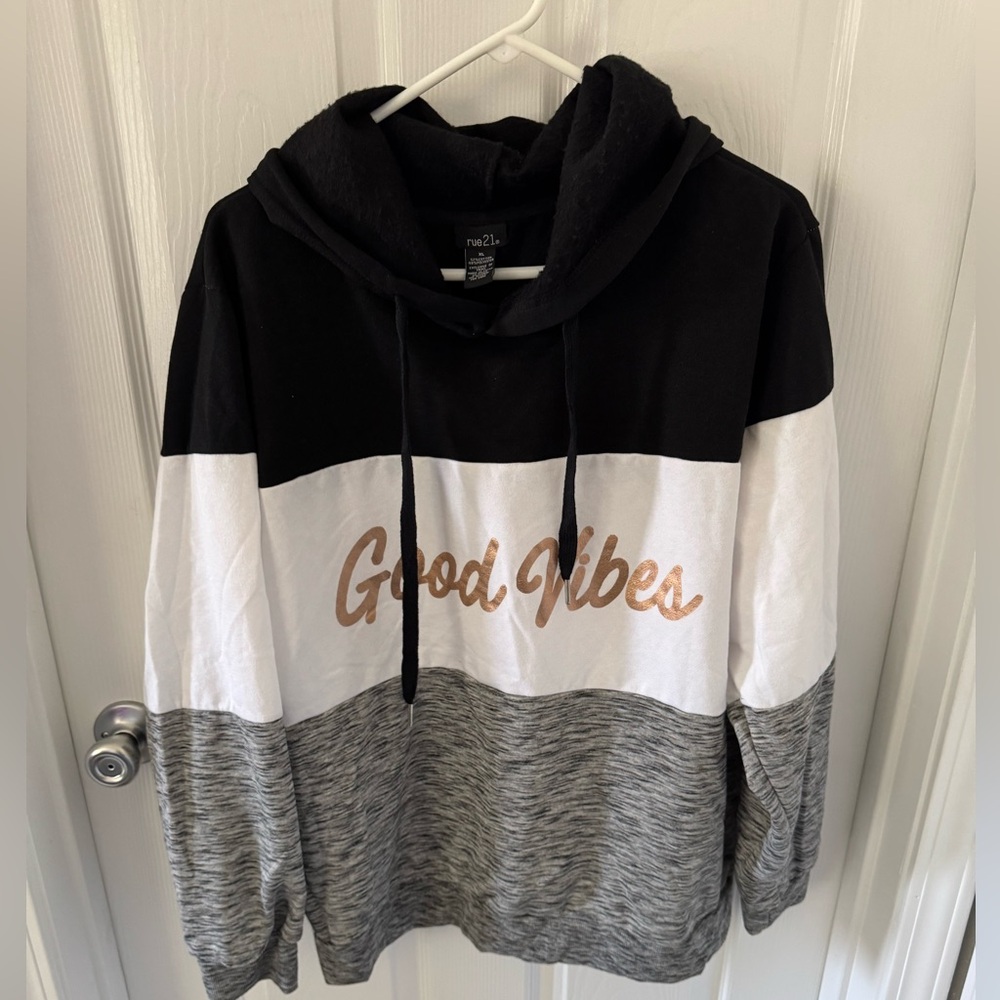 Rue21 Black and White Long Sleeve Boxy Hoodie